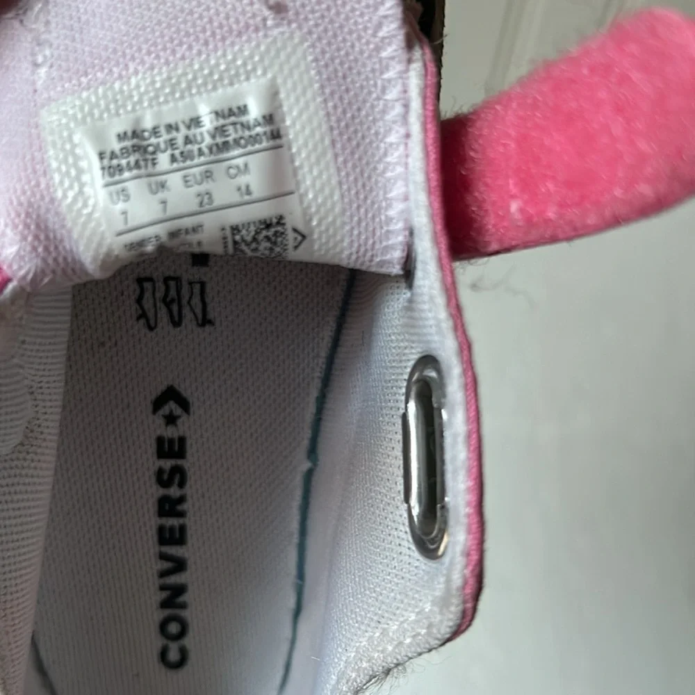 Converse All Star girls hook&Loop closure sneakers toddler kids size 7 pink